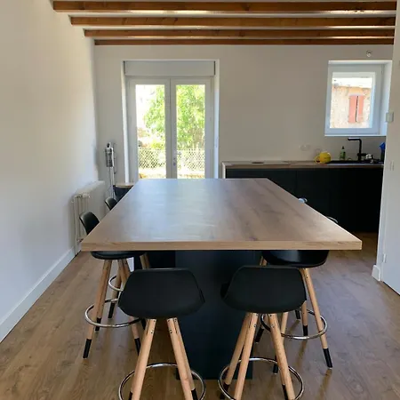 بيت للعطل Les Fleurs D Aubrac